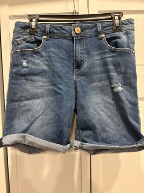 1822 Denim Medium Blue Rolled-Hem Jean Shorts